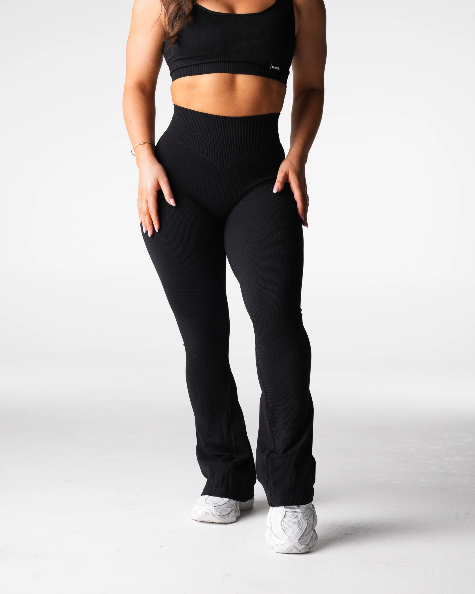 Black Harmony Ribbed Seamless Flare Leggings - Image 3