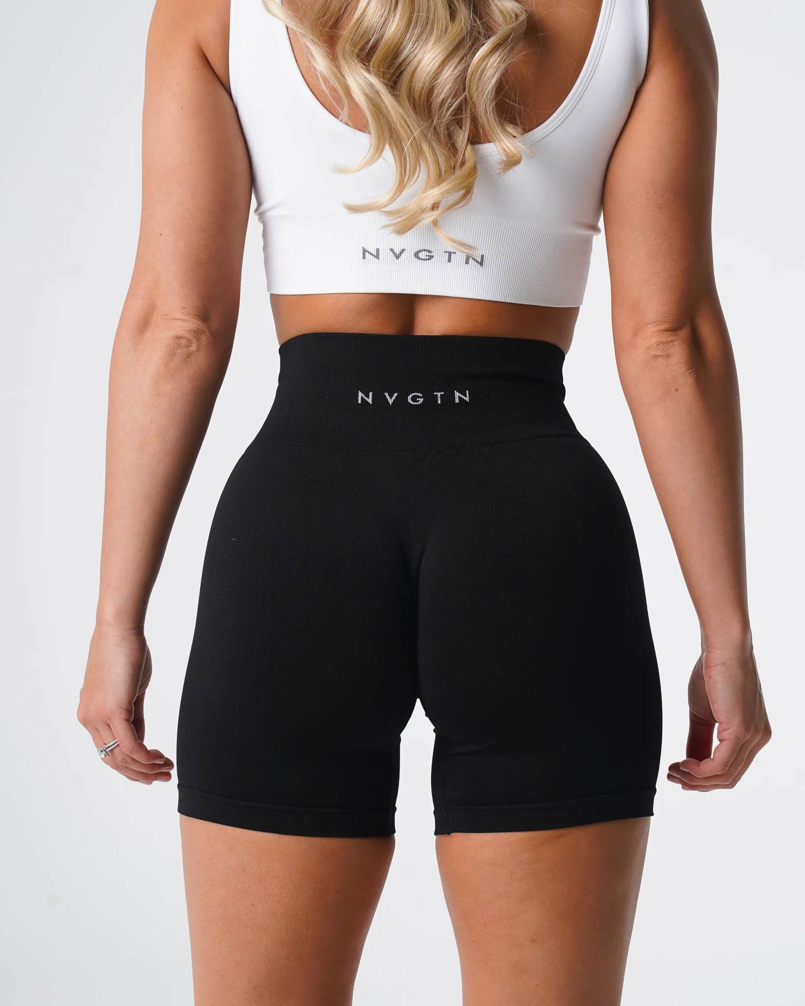 Black Solid Seamless Shorts - Image 2