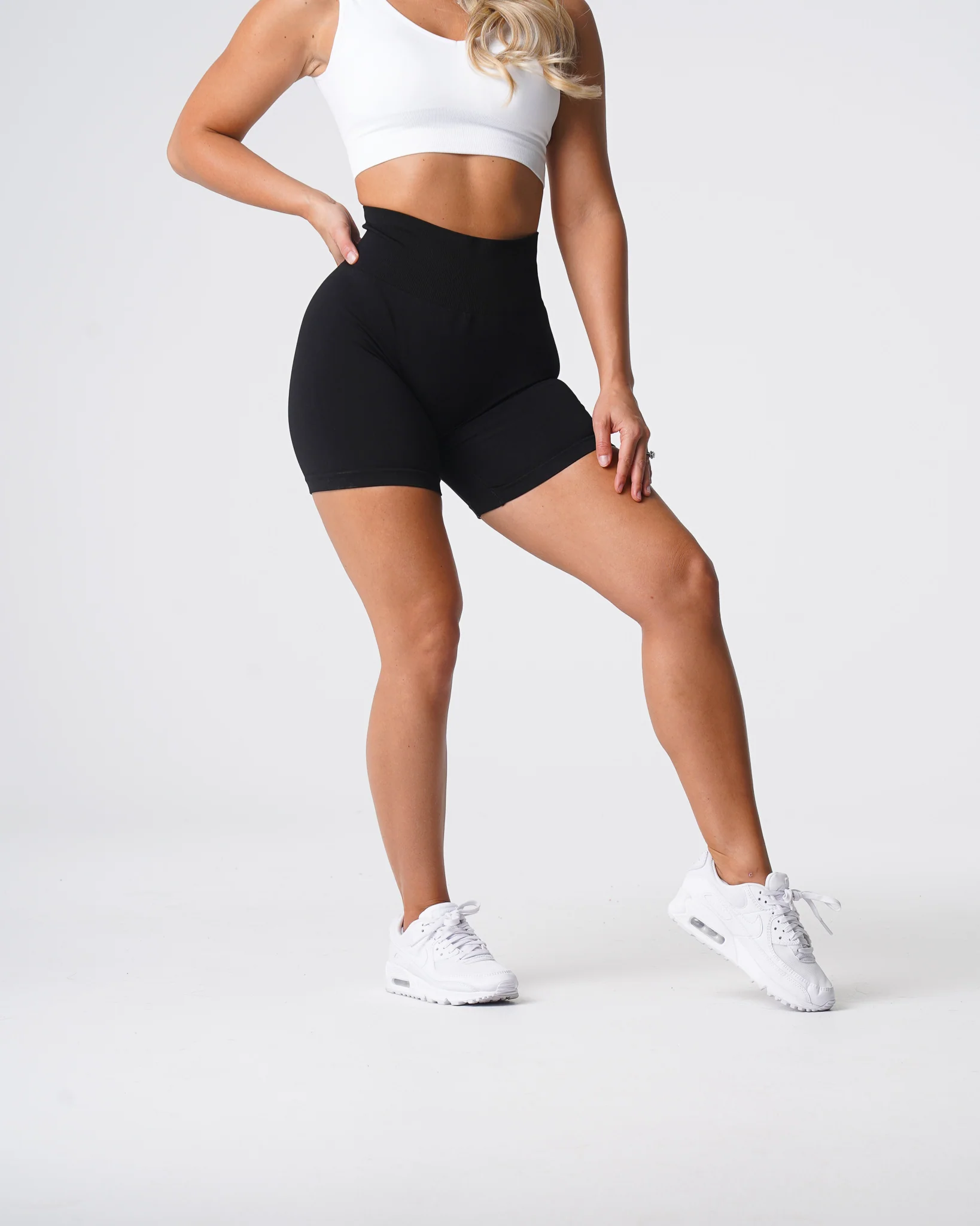 Black Solid Seamless Shorts - Image 3