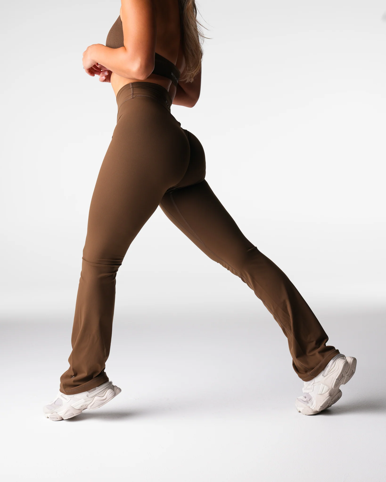 Elm Effortless Flare Leggings - Image 3
