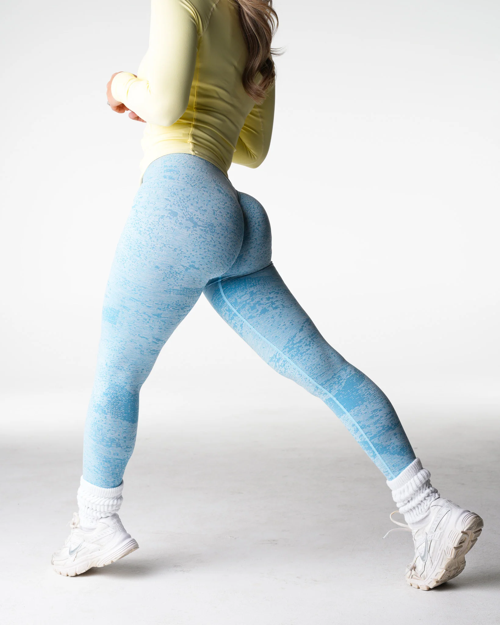 Endless Sky Digital Seamless Leggings - Image 3