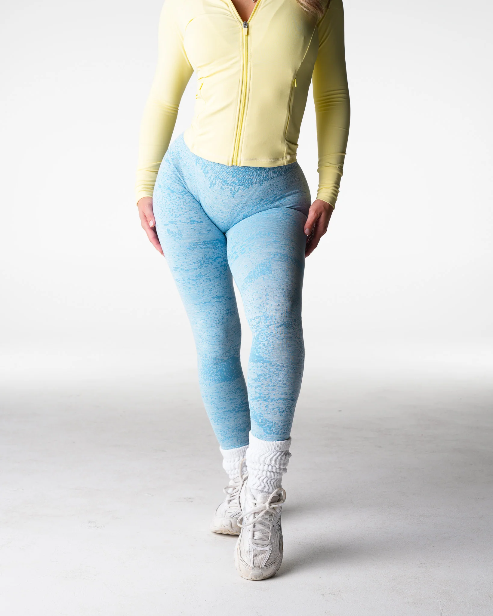 Endless Sky Digital Seamless Leggings - Image 4