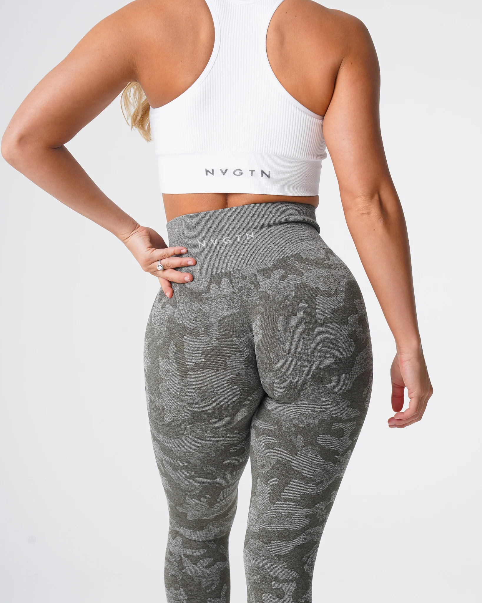 Khaki Green Camo Seamless Leggings - Image 2