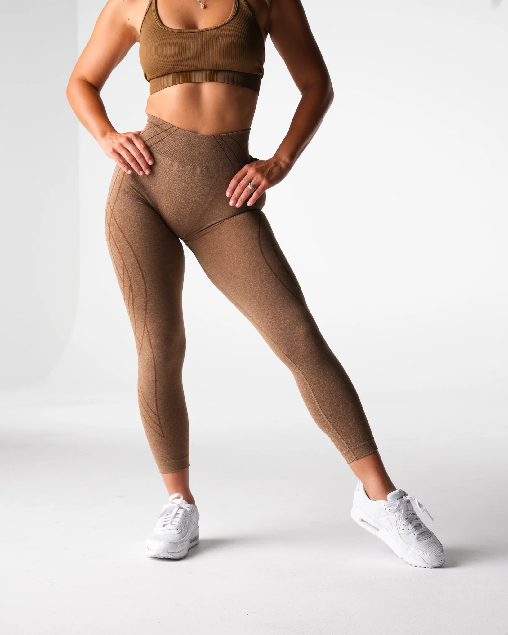 Mocha Geo Seamless Leggings - Image 4