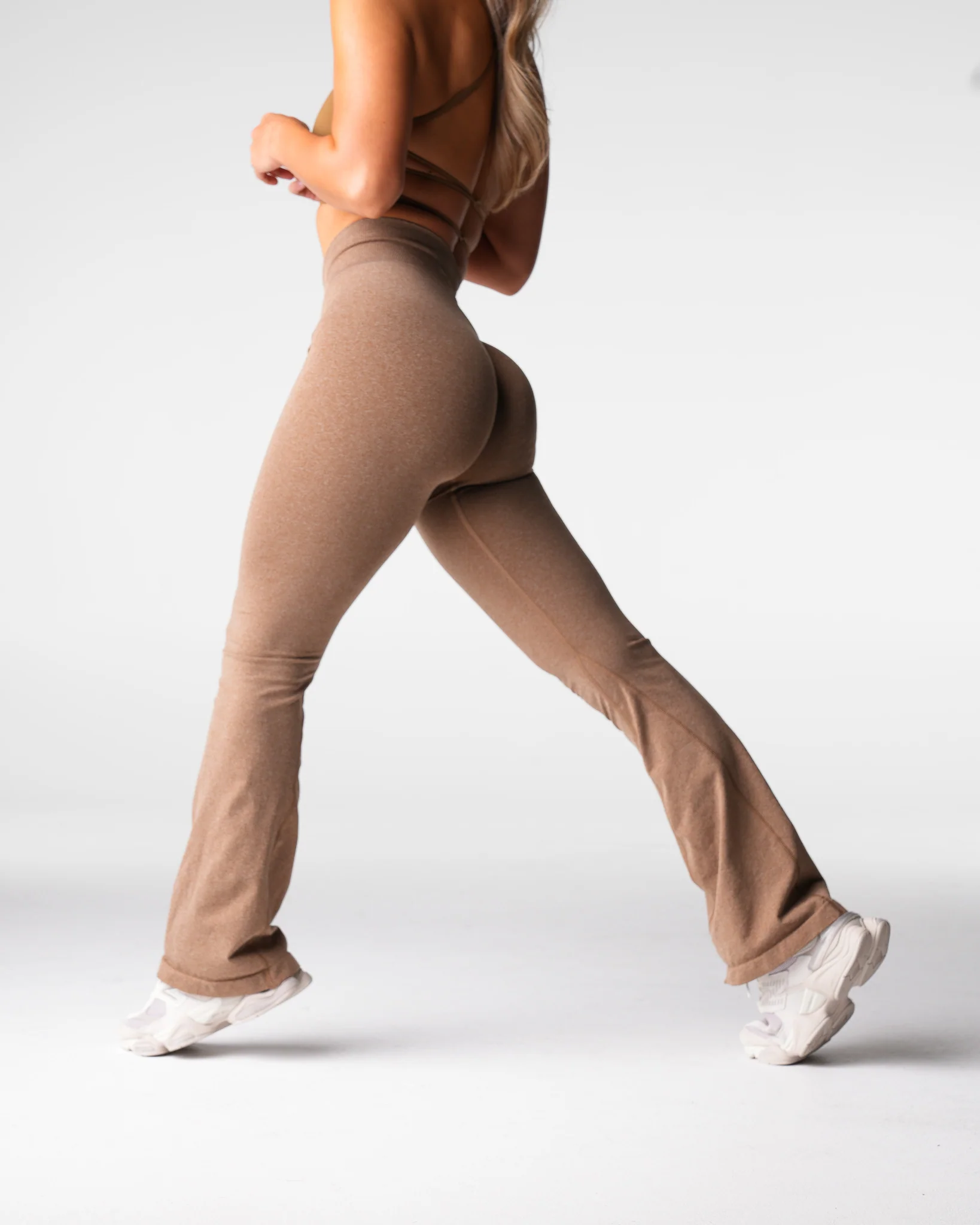 Mocha Iconic Seamless Flare Leggings - Image 3