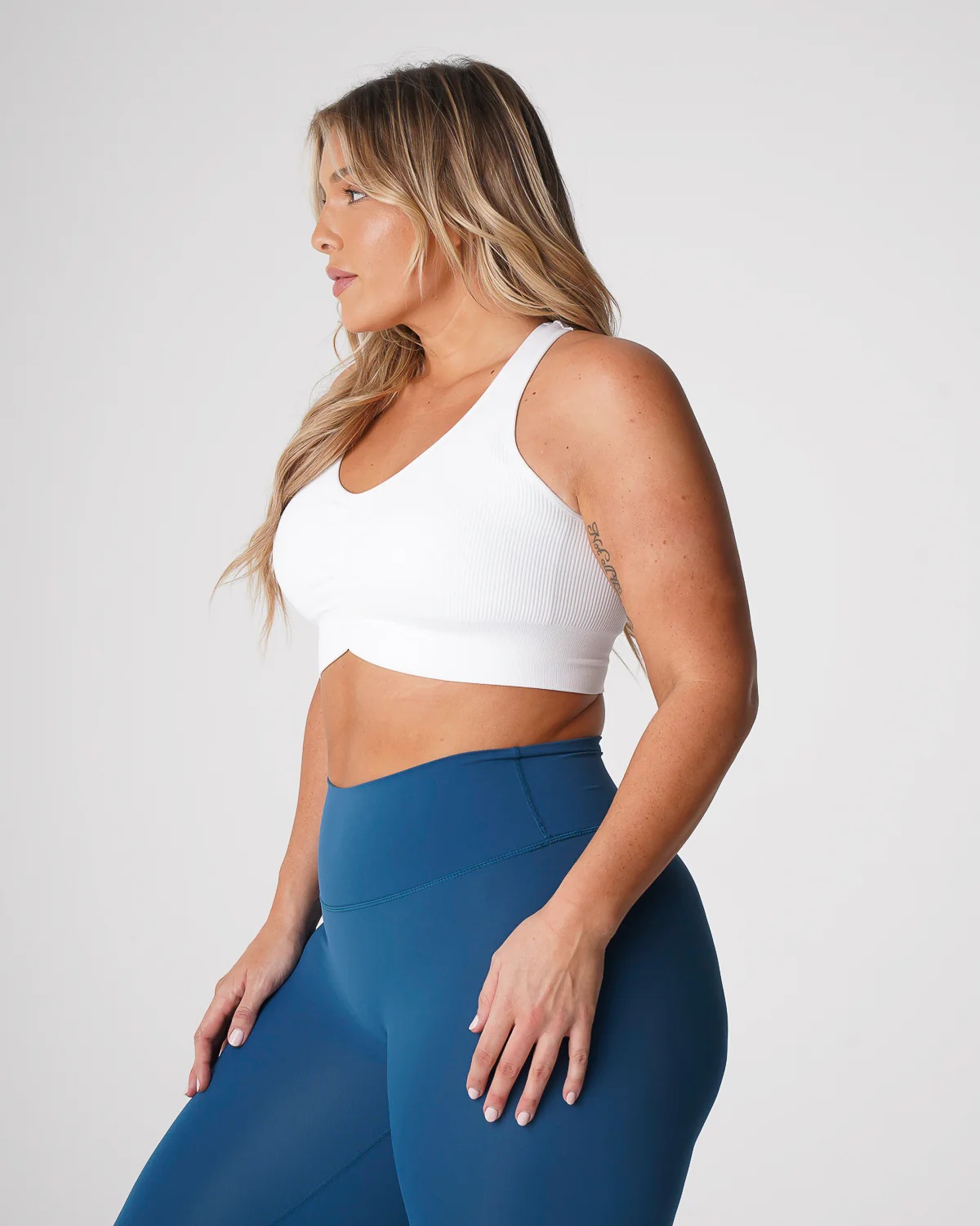 White Cinched Seamless Bra - Image 4